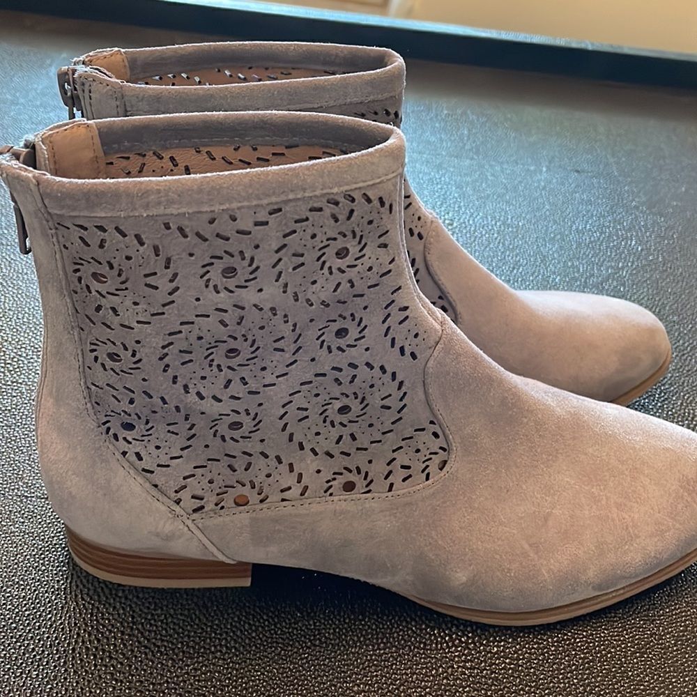 Jack Rogers Ronnie Bootie gray suede size 8 - Picture 5 of 9